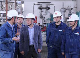 集團公司總經(jīng)理寧忠培深入和寧公司檢查安全環(huán)保工作